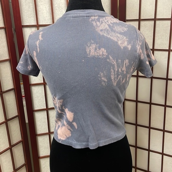 MEDIUM Women's Public Library Happy Daze Graphic Crop Top - Picture 2 of 8